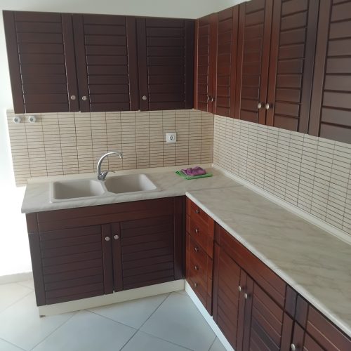 Καλαμαρια (Κρηνη) Πωλειται 112τ.μ  2ος (τελευταιος) 3ΔΣΚΜΠ Δίπλα σε πάρκο φυσικό αεριο . 190.000€ σε πολύ καλο σημειο, κοντα και στην σταση μετρο.Η οικοδομή ειναι χτισμένη το 1980 δεν έχει ασανσέρ κατά τα άλλα ειναι μια εξαιρετική επιλογή!