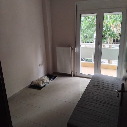 Καλαμαρια (πλησιον πεζοδρομου) ΗΜ 2ΔΣΚΜΠ ανακαινισμενο ,φυσικό αέριο, θωρακισμένη πόρτα. Διατίθεται και προς ενοικίαση 