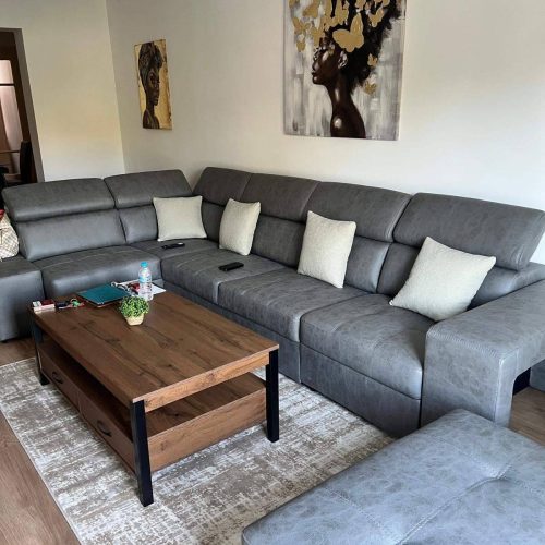 Πλησίον Πλατείας Αριστοτέλους. Ενοικιάζεται διαμέρισμα 1ου οροφου 125τ.μ (καθαρα) λουξ ανακαινισμενο . Ιδανικό και για επαγγελματική στέγη. 